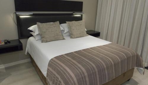 Luxury Queen Room - 1