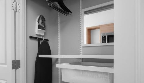 One-Bedroom King Suite with Sofa Bed - Hearing Accessible
