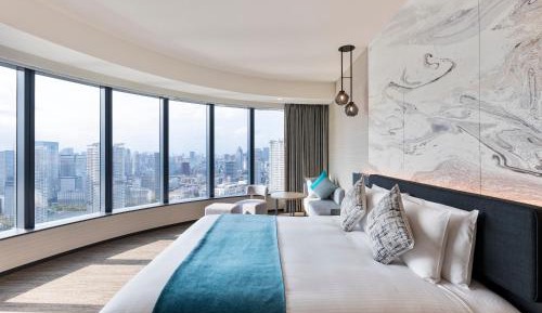 Executive Corner King Room with View Bath - Non-Smoking