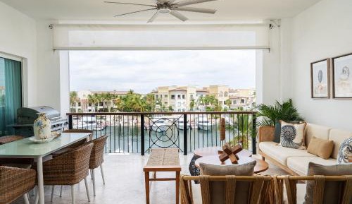 Apartment with Balcony