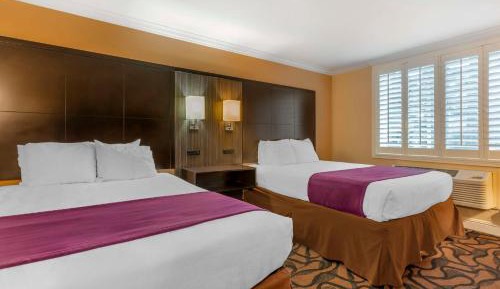 Queen Room with Two Queen Beds - Non-Smoking