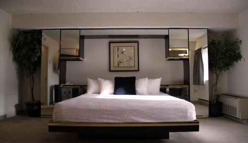Deluxe Suite with Spa Bath