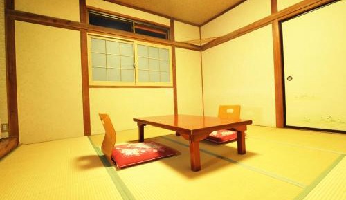 Japanese-Style Standard Family Room with Shared Bathroom