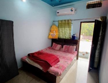 Deluxe Room (2 Adults + 1 Child)