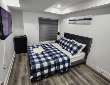 Queen Room with Shared Bathroom