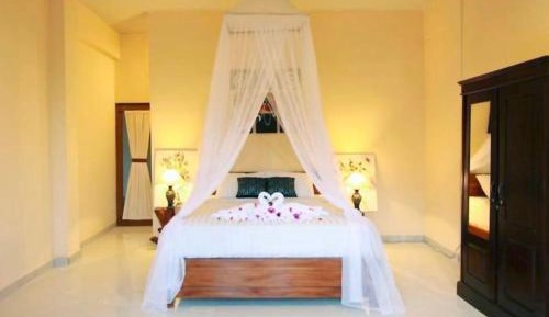Queen Room with Garden View