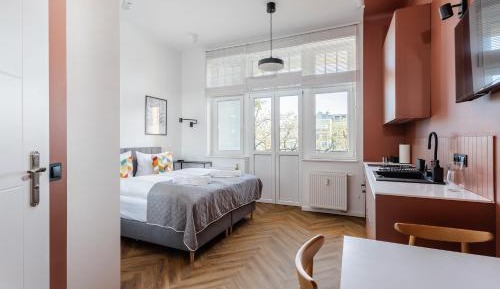 Studio Apartment