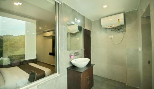 Deluxe Double Room with Bath