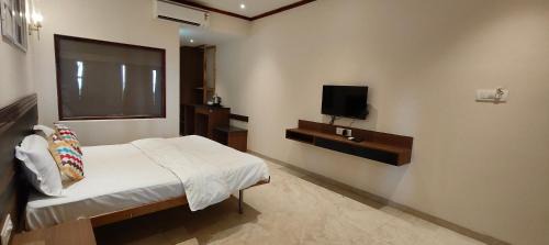 Deluxe Queen Room