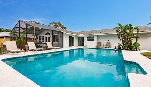 Three-Bedroom Holiday Home 