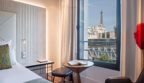 Double Room with Eiffel Tower View – 3rd and 4th floor
