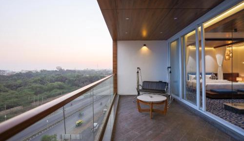 Superior King Suite