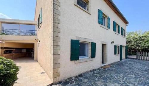 Villa with Garden View