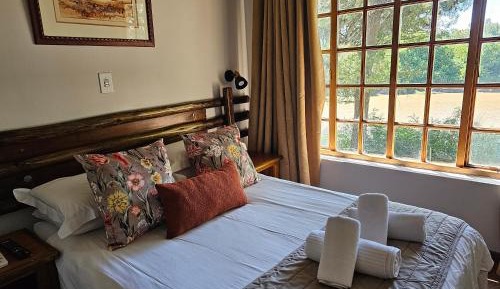 Deluxe Double Room (2 Adults + 1 Child)