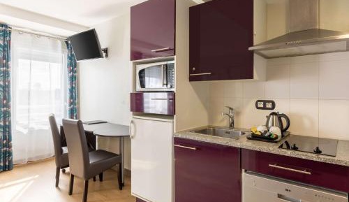 Apartment with Queen Bed