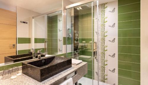 Executive King Room with King Bed - Non-Smoking