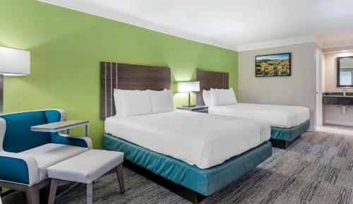 Queen Room with Two Queen Beds - Non-Smoking