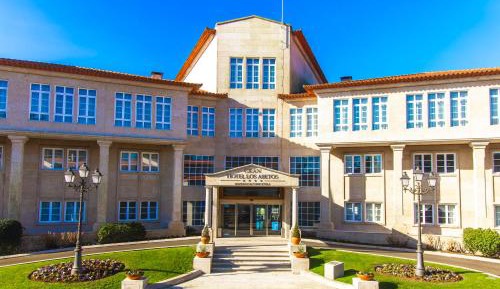 Family Room (2 Adults + 1 Child)