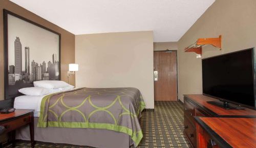 King Room with Bath Tub - Mobility Accessible/Non-Smoking