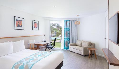 Queen Room with Sofa Bed and View