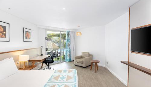 Standard Queen Room with Garden View 