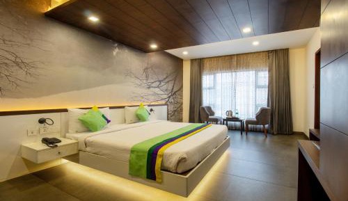 Deluxe Room with King Bed
