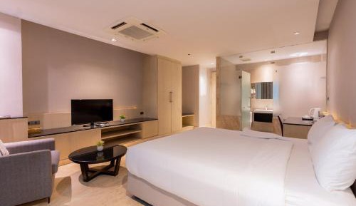 Family One Bedroom  Suite - Non-Smoking