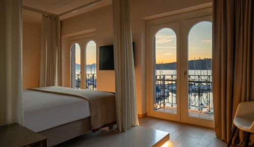 King Room with Lake View