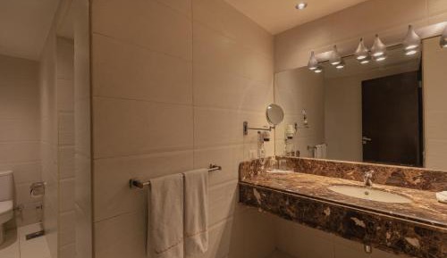 King Room with Spa Bath