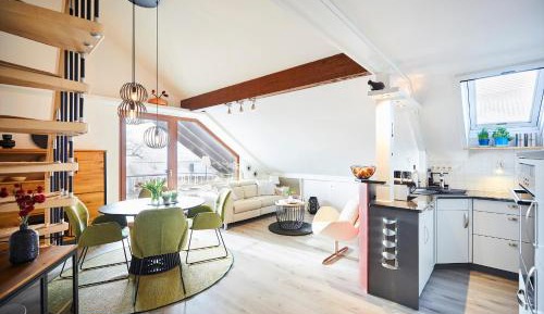 Apartment with Lake View