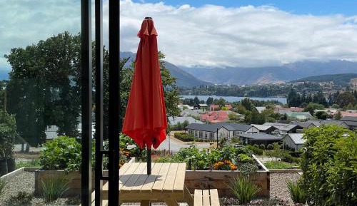 Apartment with Lake View