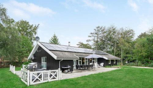 Five-Bedroom Holiday Home