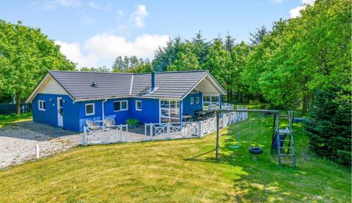 Four-Bedroom Holiday Home