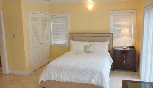 One-Bedroom Garden and Pool, First Floor