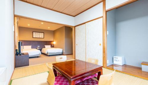 Japanese-Style Room with Tatami Area
