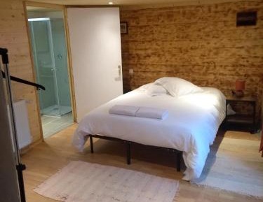 Deluxe Double Room with Shower