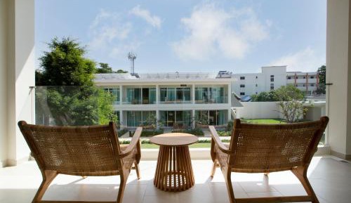 Deluxe King/ Twin Room with Garden View