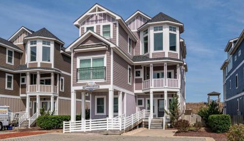 Eight-Bedroom Apartment