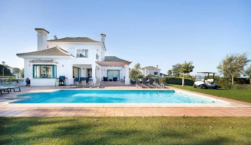 Villa with Garden View