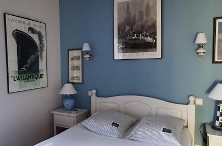 Family Room with Garden View