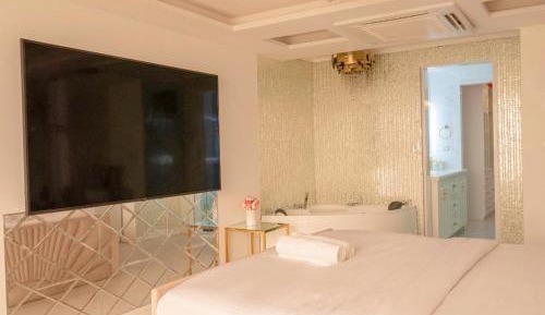 Deluxe Double Room with Balcony and Sea View