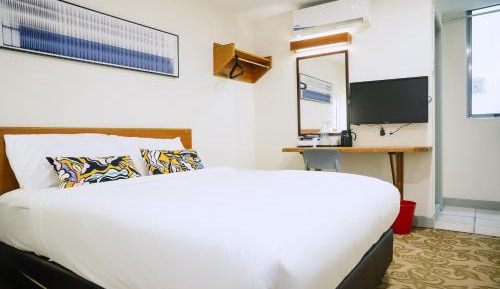 Deluxe Queen Room