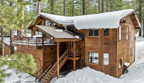 Four-Bedroom Holiday Home