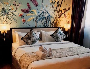 Deluxe King Suite