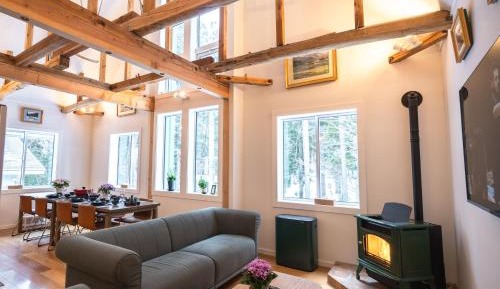 Three-Bedroom Deluxe Apartment