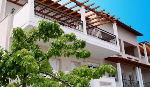 Duplex Apartment (3 Adults)