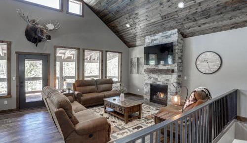 Three-Bedroom Holiday Home 