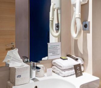 Standard Double or Twin Room with Partial Sea View