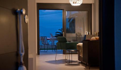 Studio Apartment with Sea View