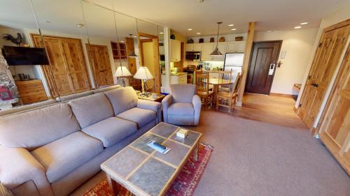 Superior One-Bedroom Apartment with Balcony
